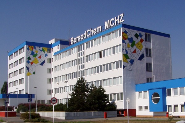 CSEHORSZÁGI LEÁNYVÁLLALATTAL BŐVÜLT A BORSODCHEM }